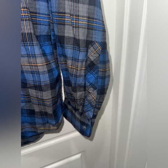 Eddie Bauer. Classic Fit Favorite Flannel. Cobalt Tartan. Size Small. - Picture 6 of 8
